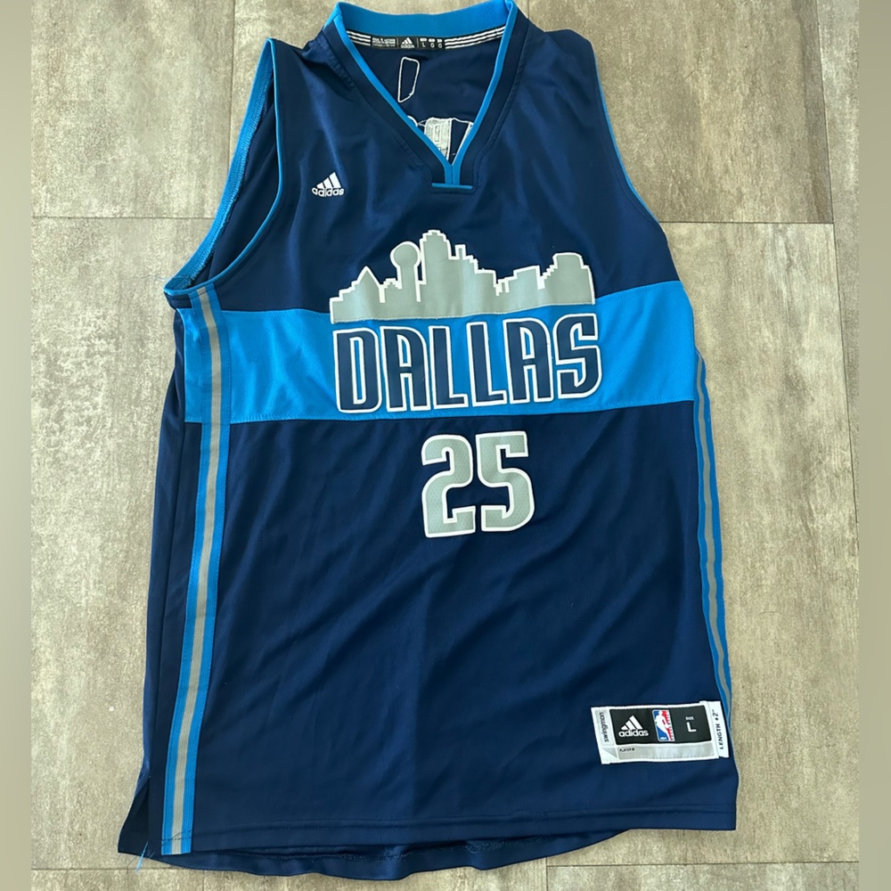 Dallas Mavericks Chandler Parsons Men’s Jersey - Size L